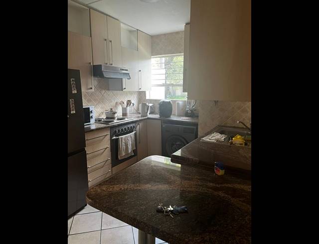 2 BEDROOM TOWNHOUSE FOR SALE IN SANDOWN